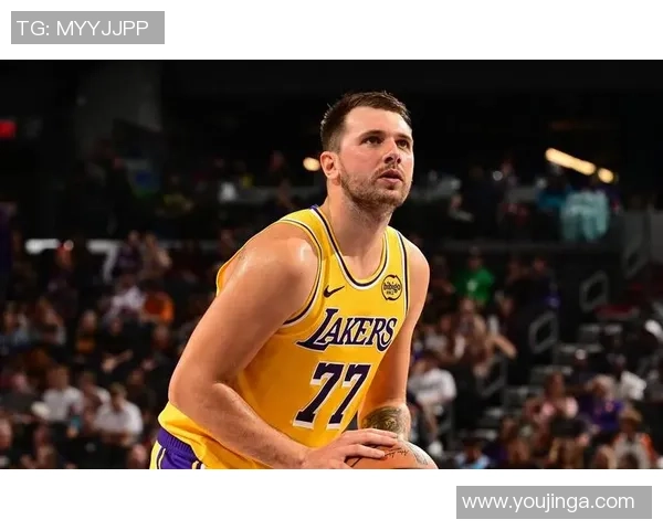 季中杯湖人117-112反转灰熊，东契奇复出44+12+6，莫兰特仅8分